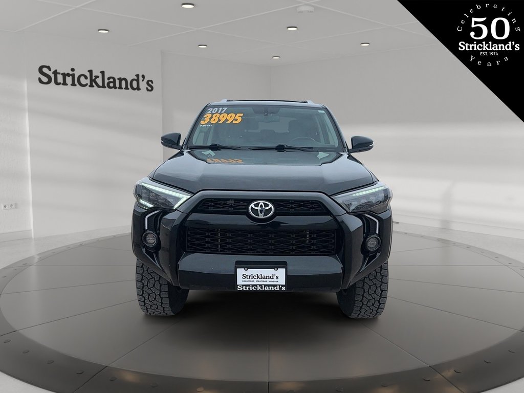 2017 Toyota 4Runner SR5 V6 5A in Stratford, Ontario - 2 - w1024h768px