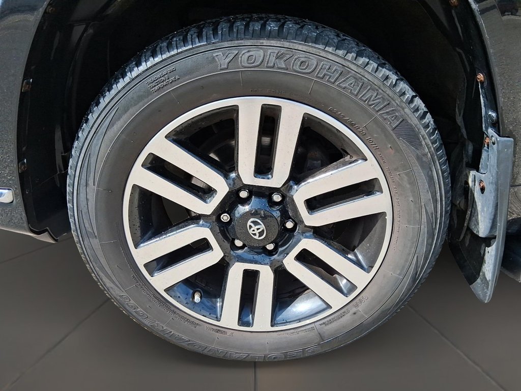 2018 Toyota 4Runner SR5 V6 5A in Stratford, Ontario - 8 - w1024h768px