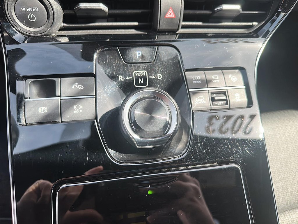 2023 Toyota BZ4X XLE AWD in Stratford, Ontario - 13 - w1024h768px
