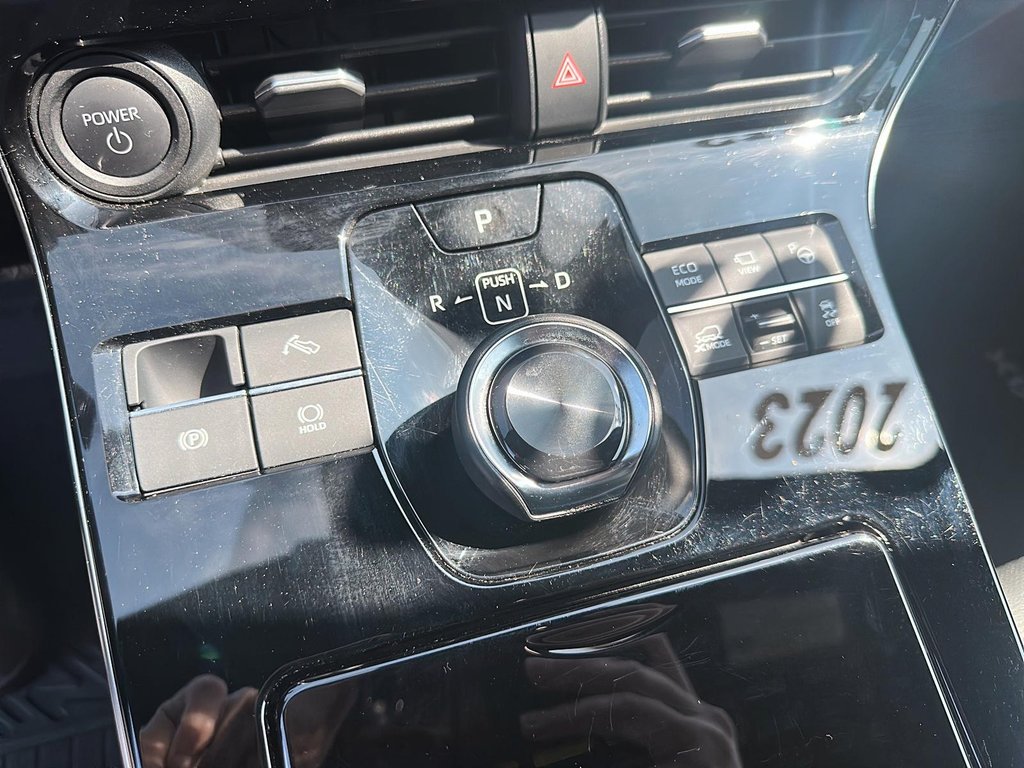 2023 Toyota BZ4X XLE AWD in Stratford, Ontario - 14 - w1024h768px