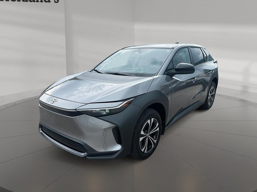 2023 Toyota bZ4X XLE AWD in Stratford, Ontario - 1 - w1024h768px