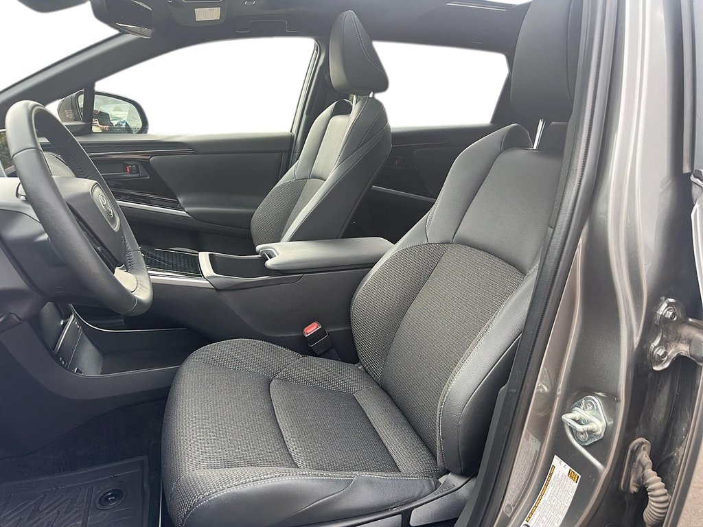2023 Toyota BZ4X XLE AWD in Stratford, Ontario - 8 - w1024h768px
