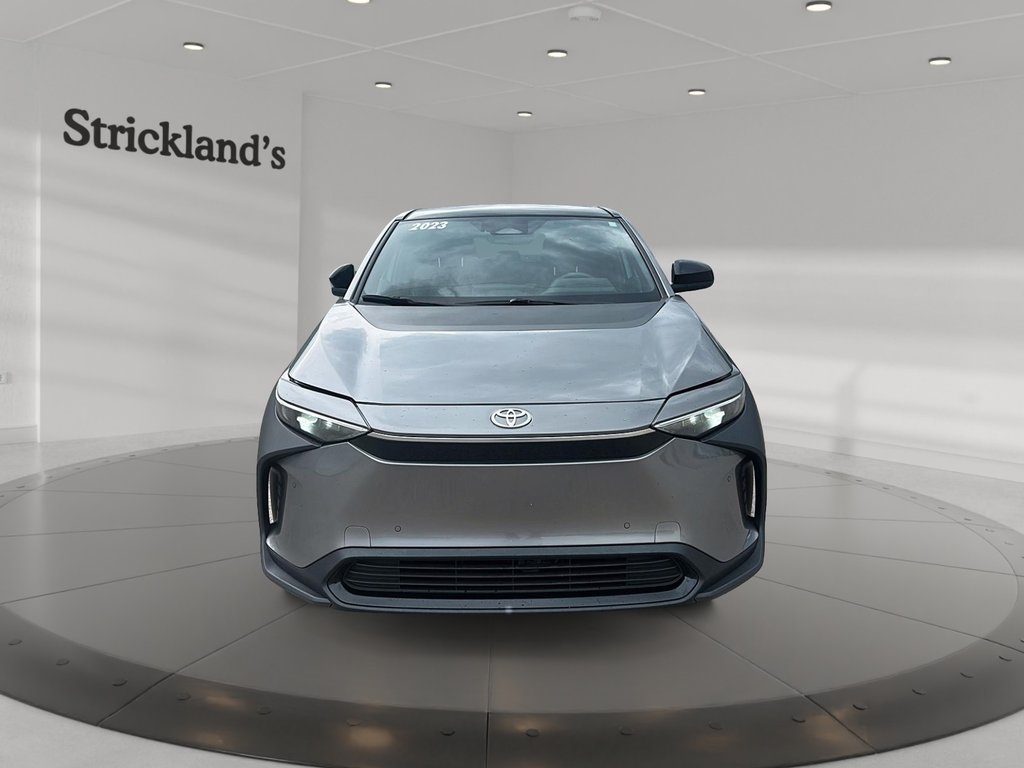 2023 Toyota bZ4X XLE AWD in Stratford, Ontario - 2 - w1024h768px