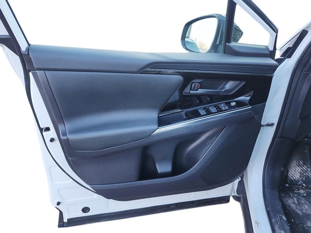 2023 Toyota bZ4X XLE AWD in Stratford, Ontario - 10 - w1024h768px