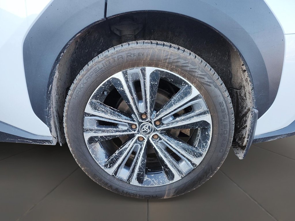 2023 Toyota bZ4X XLE AWD in Stratford, Ontario - 7 - w1024h768px