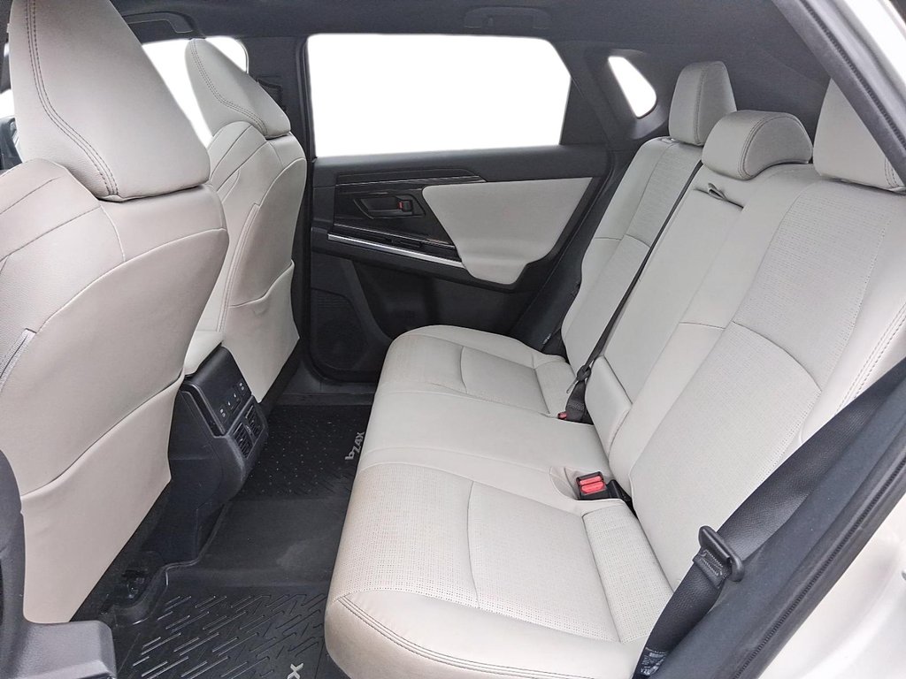 2023 Toyota bZ4X XLE AWD in Stratford, Ontario - 9 - w1024h768px