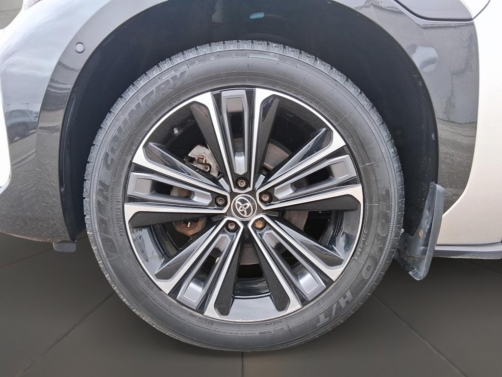2023 Toyota bZ4X XLE AWD in Stratford, Ontario - 7 - w1024h768px