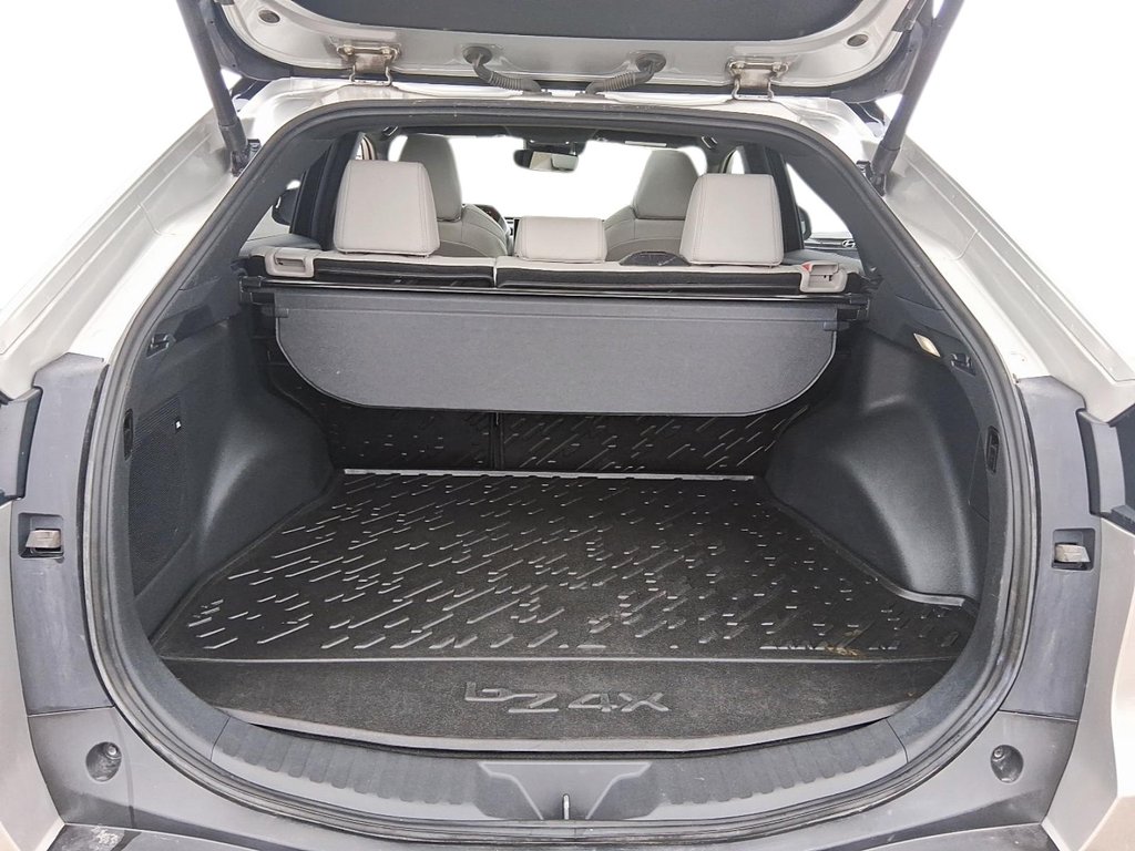 2023 Toyota bZ4X XLE AWD in Stratford, Ontario - 6 - w1024h768px