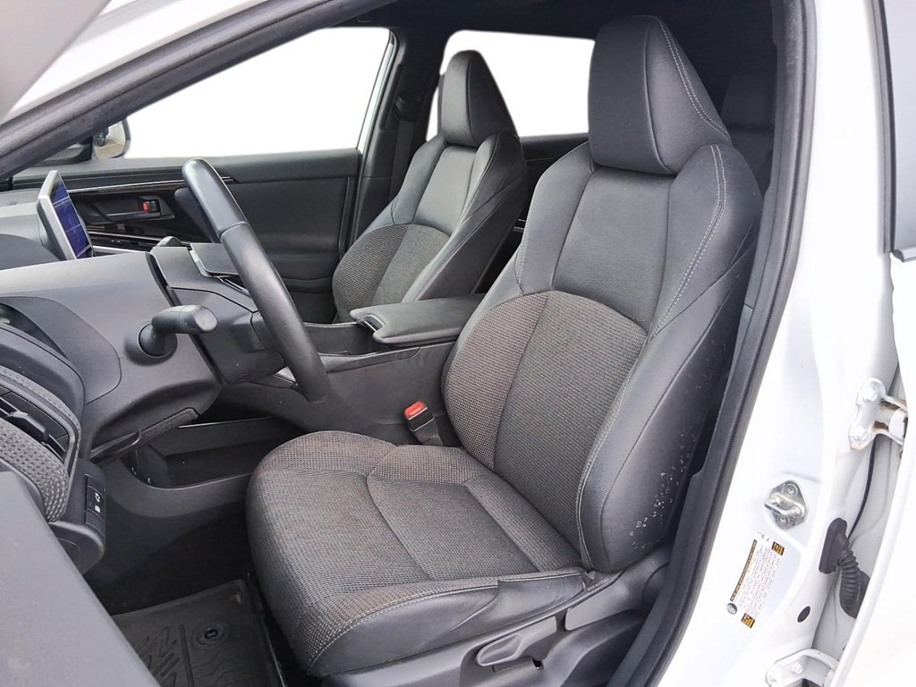 2023 Toyota bZ4X XLE AWD in Stratford, Ontario - 8 - w1024h768px