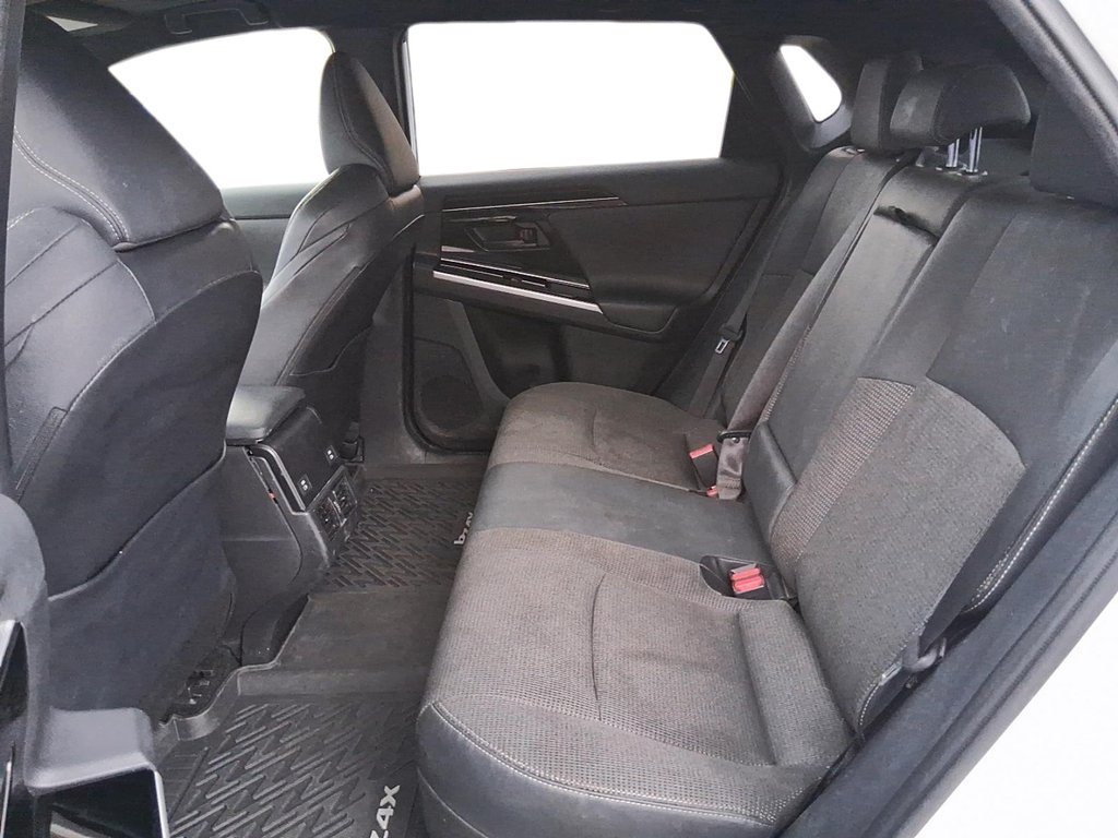 2023 Toyota bZ4X XLE AWD in Stratford, Ontario - 9 - w1024h768px