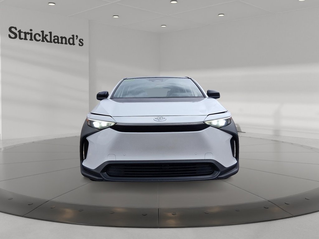 2023 Toyota bZ4X XLE AWD in Stratford, Ontario - 2 - w1024h768px