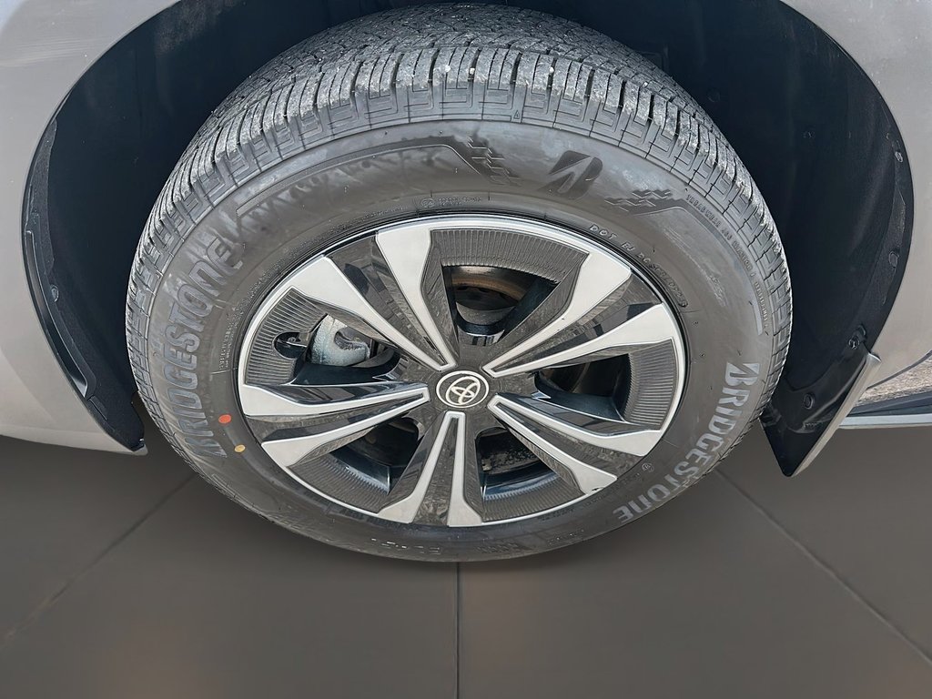 2024 Toyota BZ4X XLE in Stratford, Ontario - 7 - w1024h768px