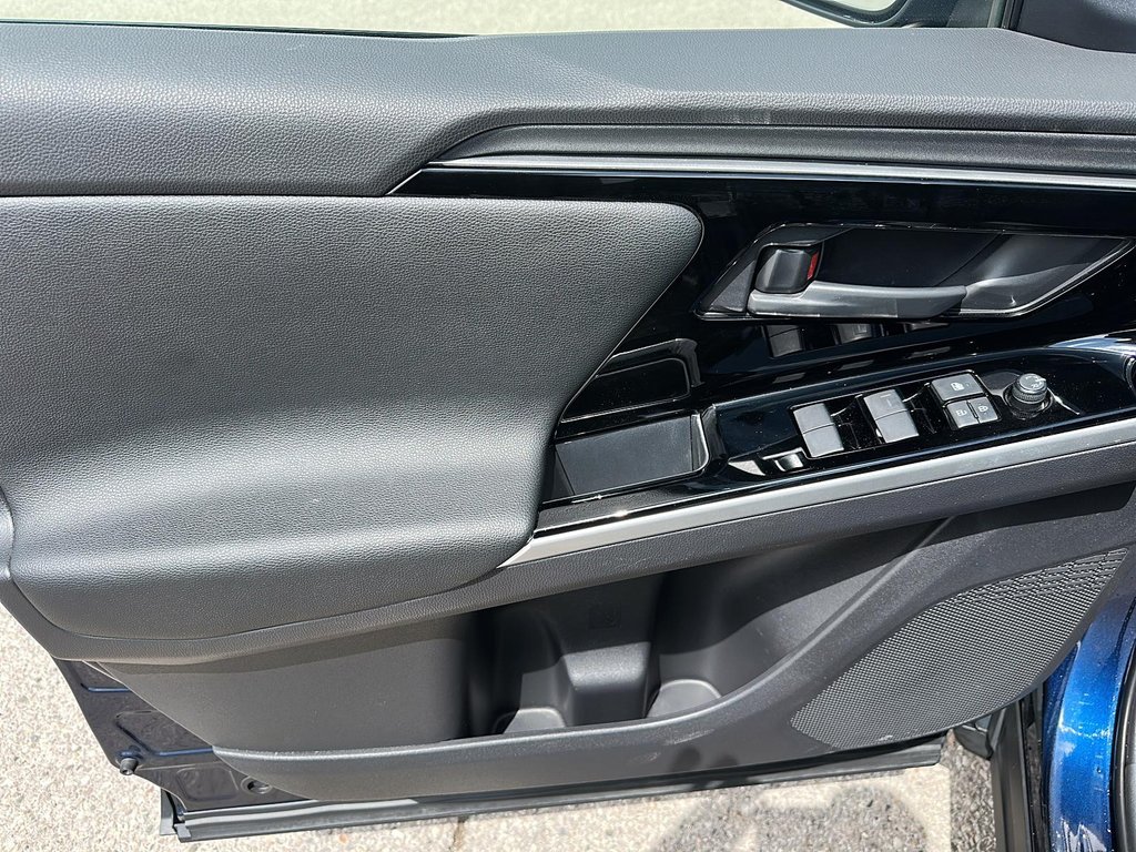 2024 Toyota BZ4X XLE in Stratford, Ontario - 10 - w1024h768px
