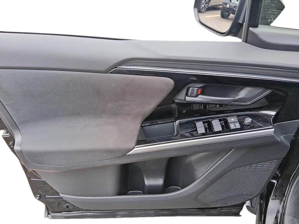 2024 Toyota bZ4X LE in Stratford, Ontario - 11 - w1024h768px
