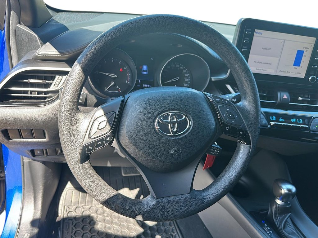 2019 Toyota C-HR LE in Stratford, Ontario - 11 - w1024h768px