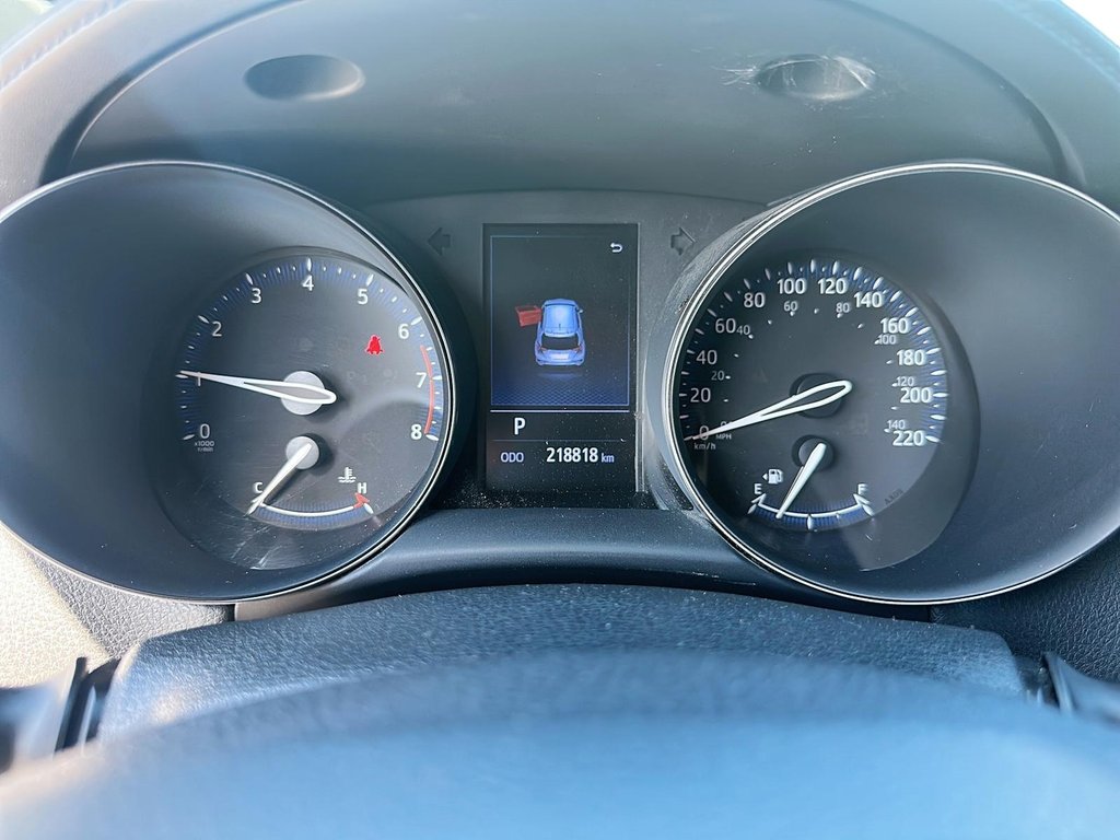 2019 Toyota C-HR LE in Stratford, Ontario - 13 - w1024h768px