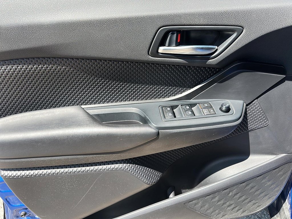 2019 Toyota C-HR LE in Stratford, Ontario - 10 - w1024h768px