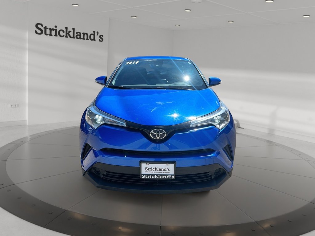 2019 Toyota C-HR LE in Stratford, Ontario - 2 - w1024h768px