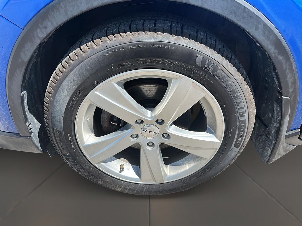 2019 Toyota C-HR LE in Stratford, Ontario - 7 - w1024h768px