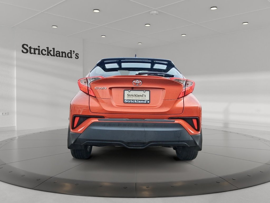 2020 Toyota C-HR LE in Stratford, Ontario - 3 - w1024h768px