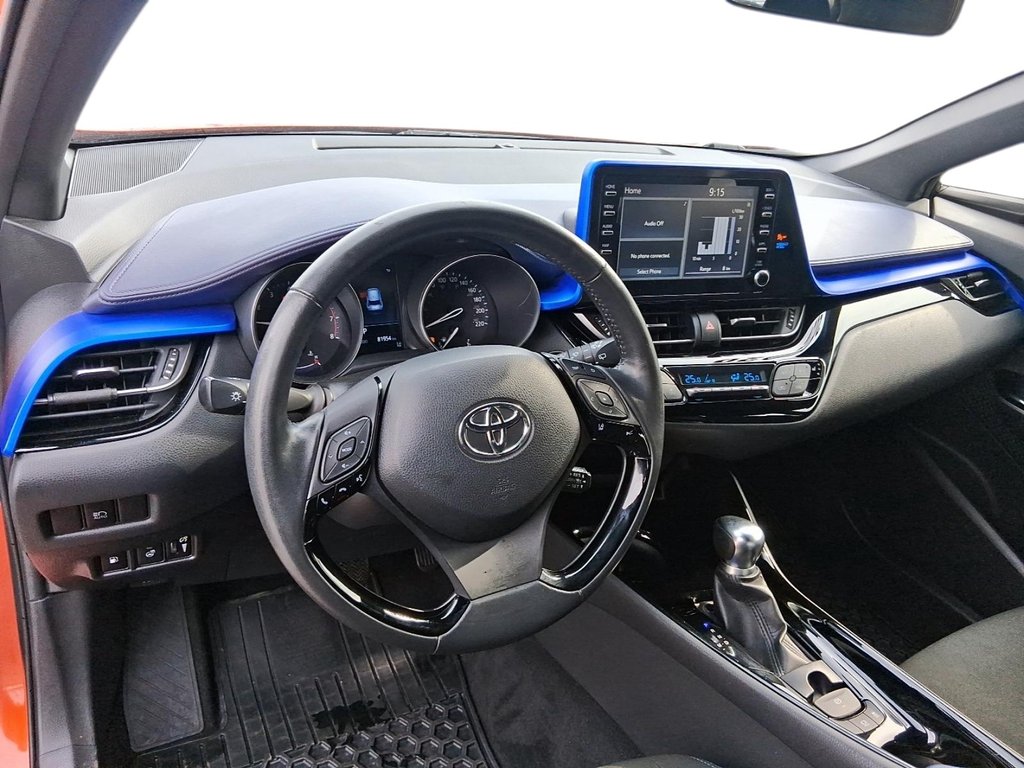 2020 Toyota C-HR LE in Stratford, Ontario - 11 - w1024h768px