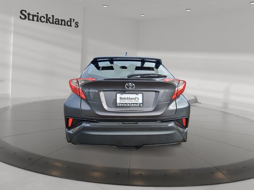 2021 Toyota C-HR LE in Stratford, Ontario - 3 - w1024h768px