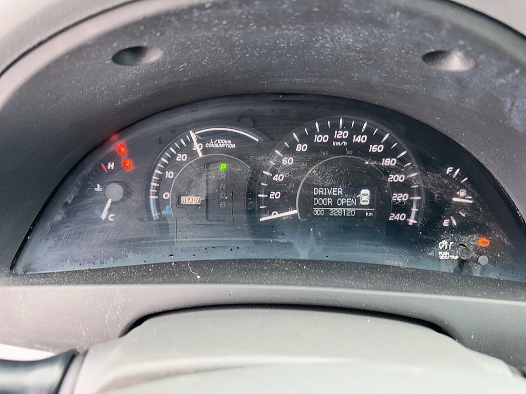 2008 Toyota Camry Hybrid 4-door Sedan in Stratford, Ontario - 12 - w1024h768px