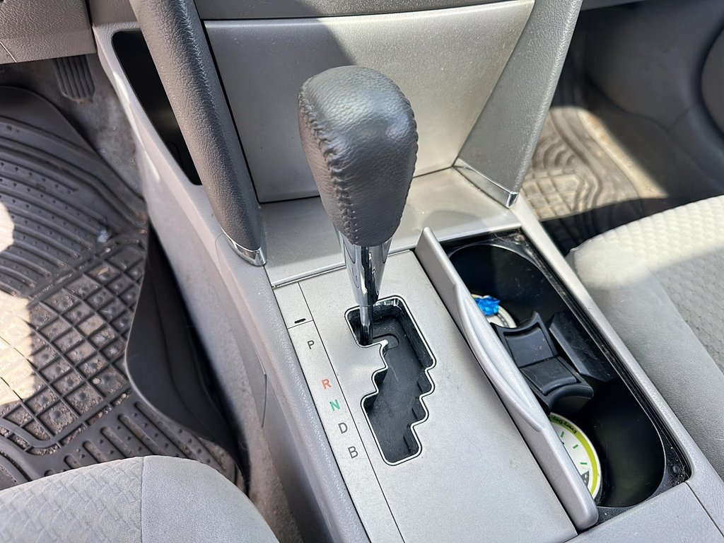 2009 Toyota Camry Hybrid 4-door Sedan in Stratford, Ontario - 13 - w1024h768px