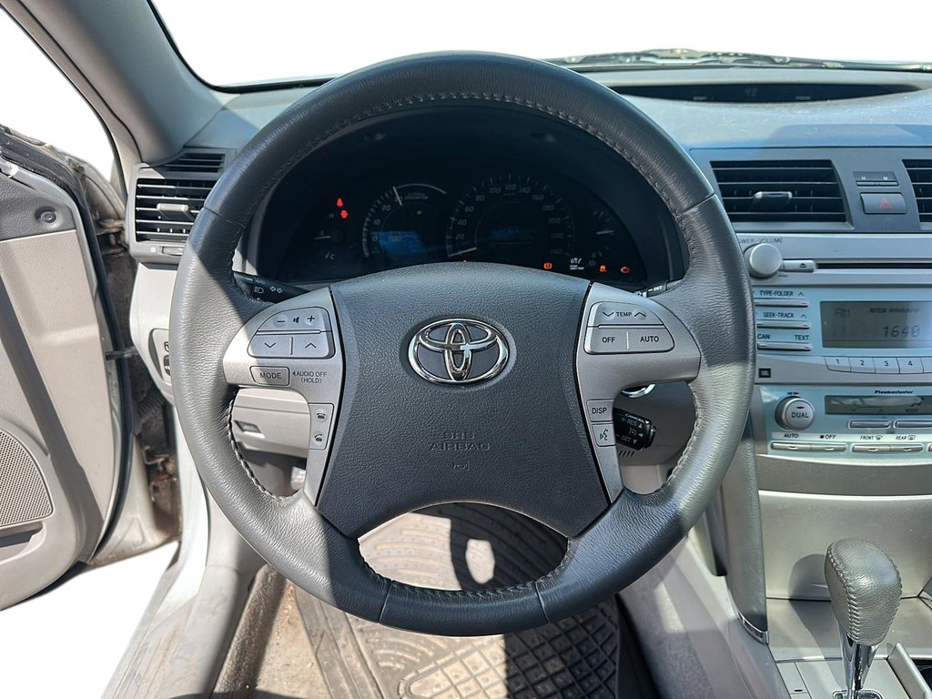 2009 Toyota Camry Hybrid 4-door Sedan in Stratford, Ontario - 10 - w1024h768px