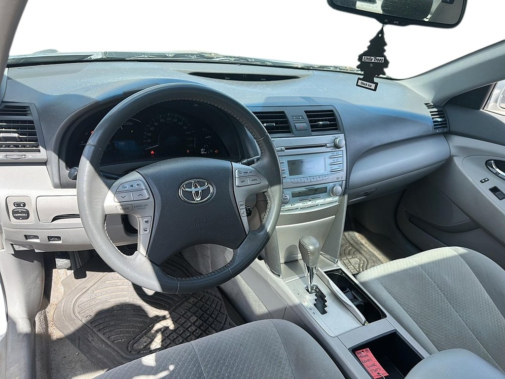 2009 Toyota Camry Hybrid 4-door Sedan in Stratford, Ontario - 8 - w1024h768px