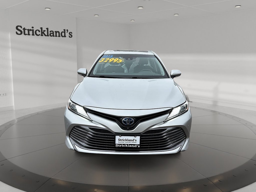 2018 Toyota Camry Hybrid XLE CVT in Stratford, Ontario - 2 - w1024h768px