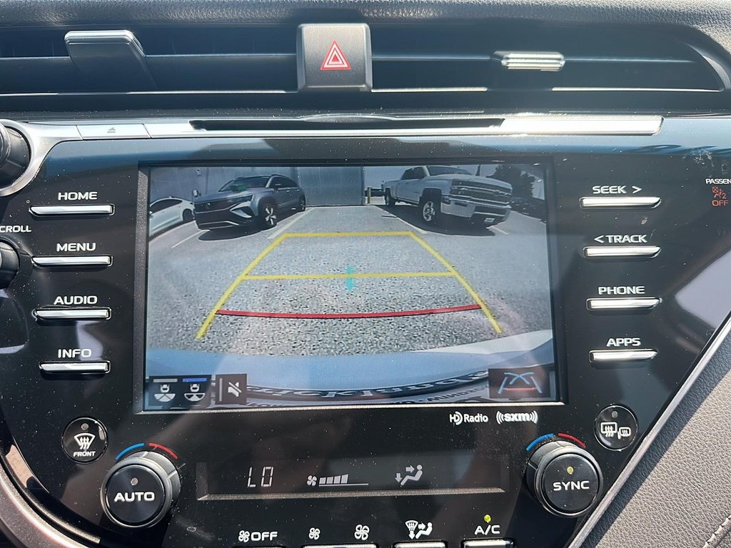 2018 Toyota Camry Hybrid SE CVT in Stratford, Ontario - 16 - w1024h768px