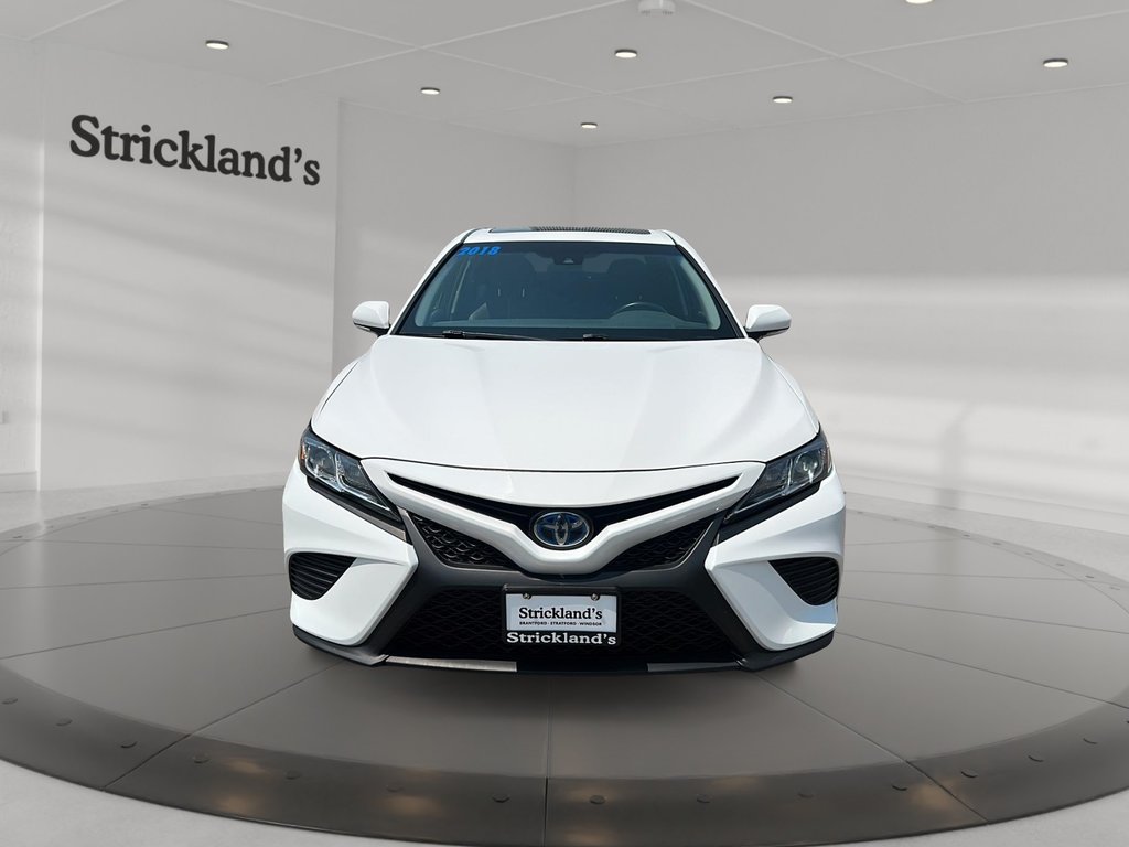 2018 Toyota Camry Hybrid SE CVT in Stratford, Ontario - 2 - w1024h768px