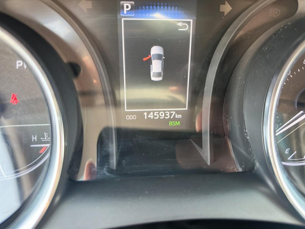 2018 Toyota Camry Hybrid SE CVT in Stratford, Ontario - 12 - w1024h768px