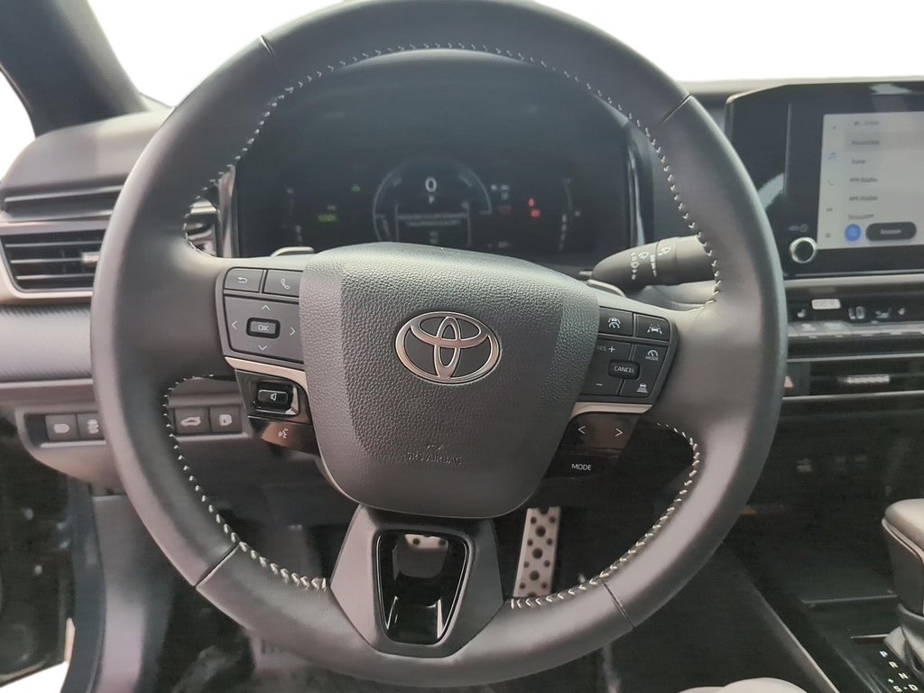 2025 Toyota Camry Hybrid SE FWD in Stratford, Ontario - 12 - w1024h768px