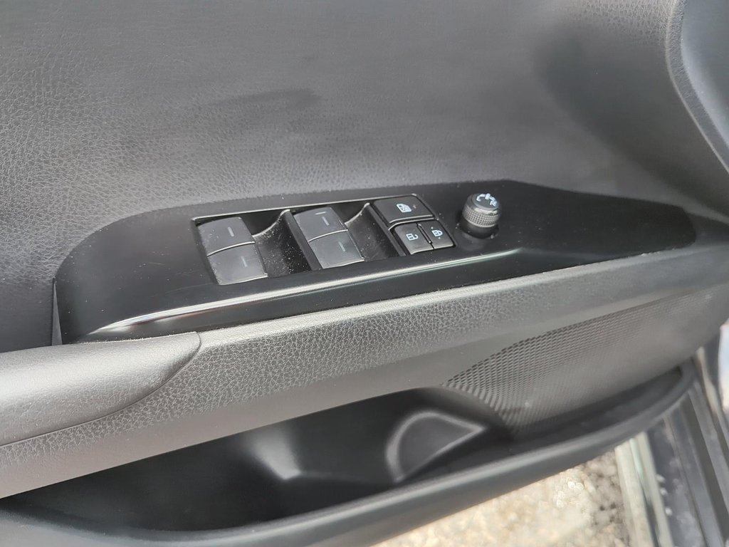 2025 Toyota Camry Hybrid SE FWD in Stratford, Ontario - 11 - w1024h768px