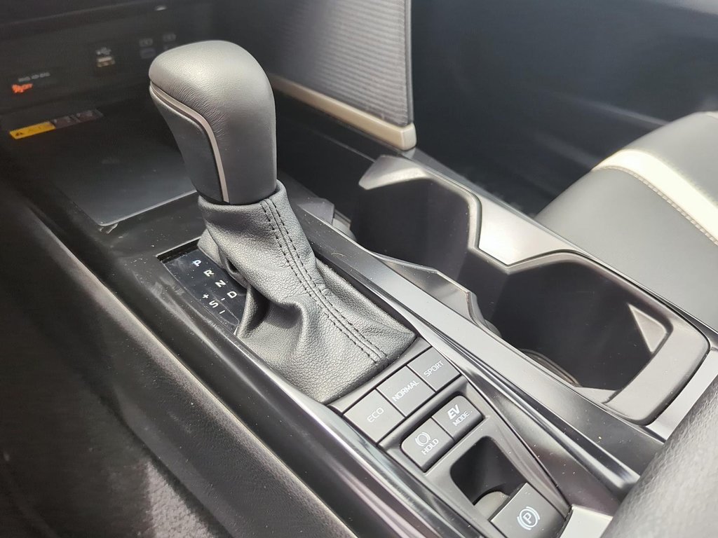 2025 Toyota Camry Hybrid SE FWD in Stratford, Ontario - 15 - w1024h768px