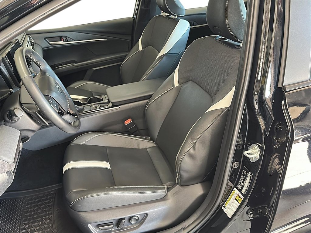 2025 Toyota Camry Hybrid SE Upgrade AWD in Stratford, Ontario - 8 - w1024h768px