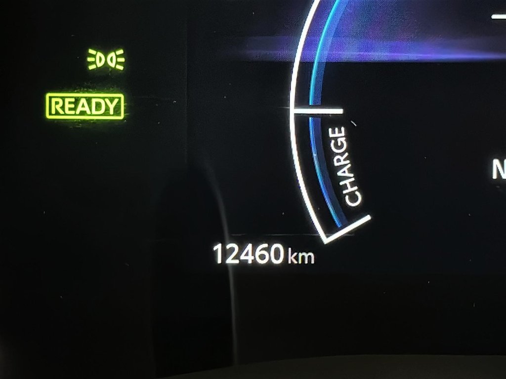 2025 Toyota Camry Hybrid SE Upgrade AWD in Stratford, Ontario - 12 - w1024h768px