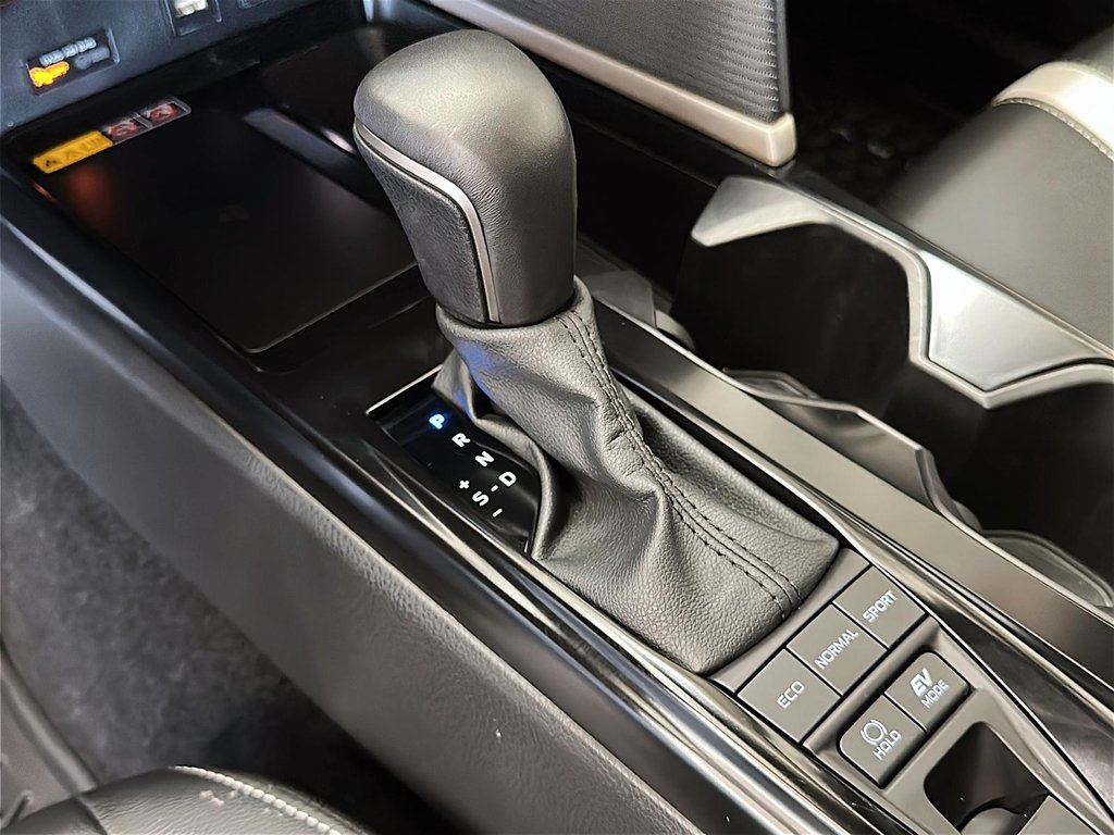 2025 Toyota Camry Hybrid SE Upgrade AWD in Stratford, Ontario - 14 - w1024h768px