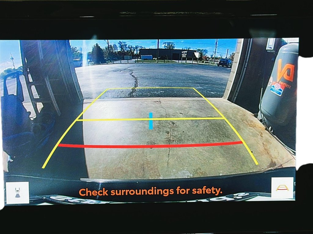 2025 Toyota Camry Hybrid SE Upgrade AWD in Stratford, Ontario - 17 - w1024h768px