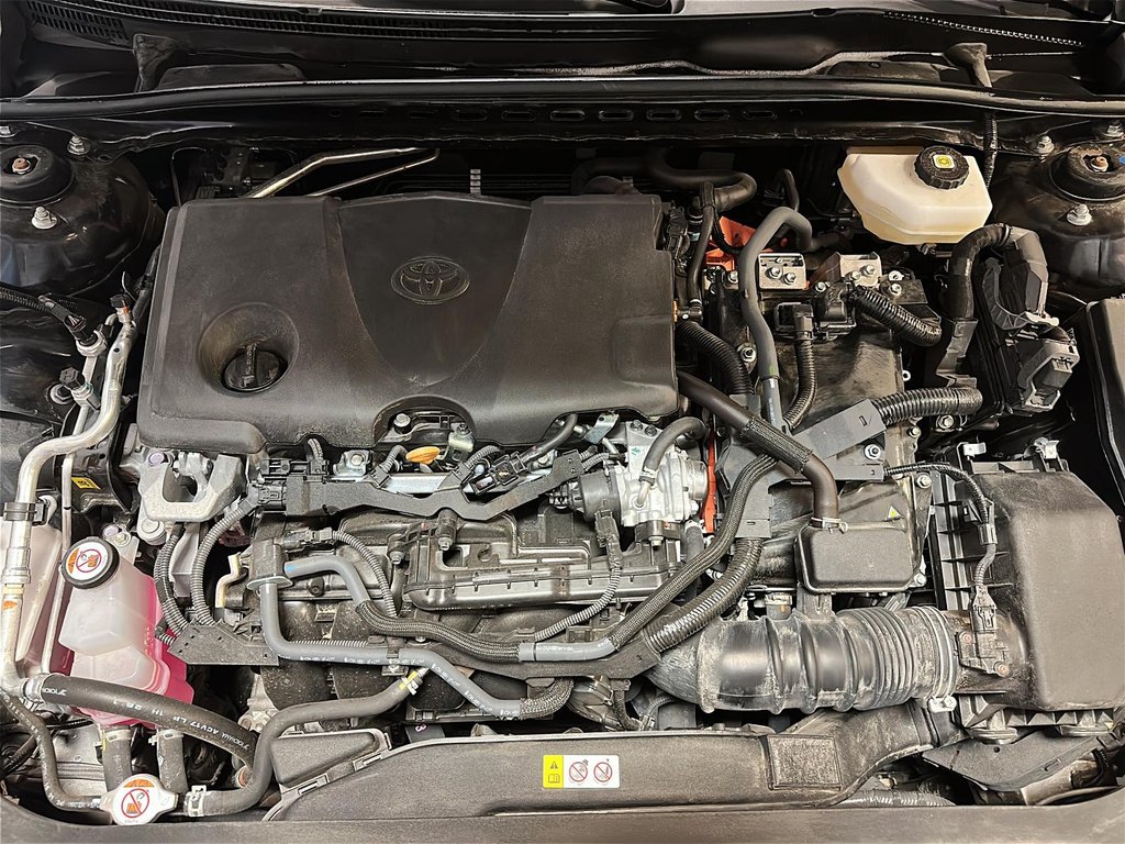 2025 Toyota Camry Hybrid SE Upgrade AWD in Stratford, Ontario - 7 - w1024h768px