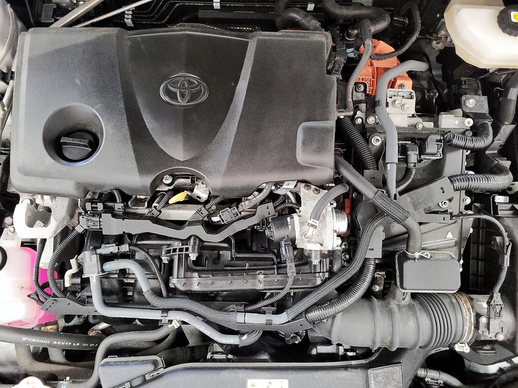 2025 Toyota Camry Hybrid SE FWD in Stratford, Ontario - 7 - w1024h768px