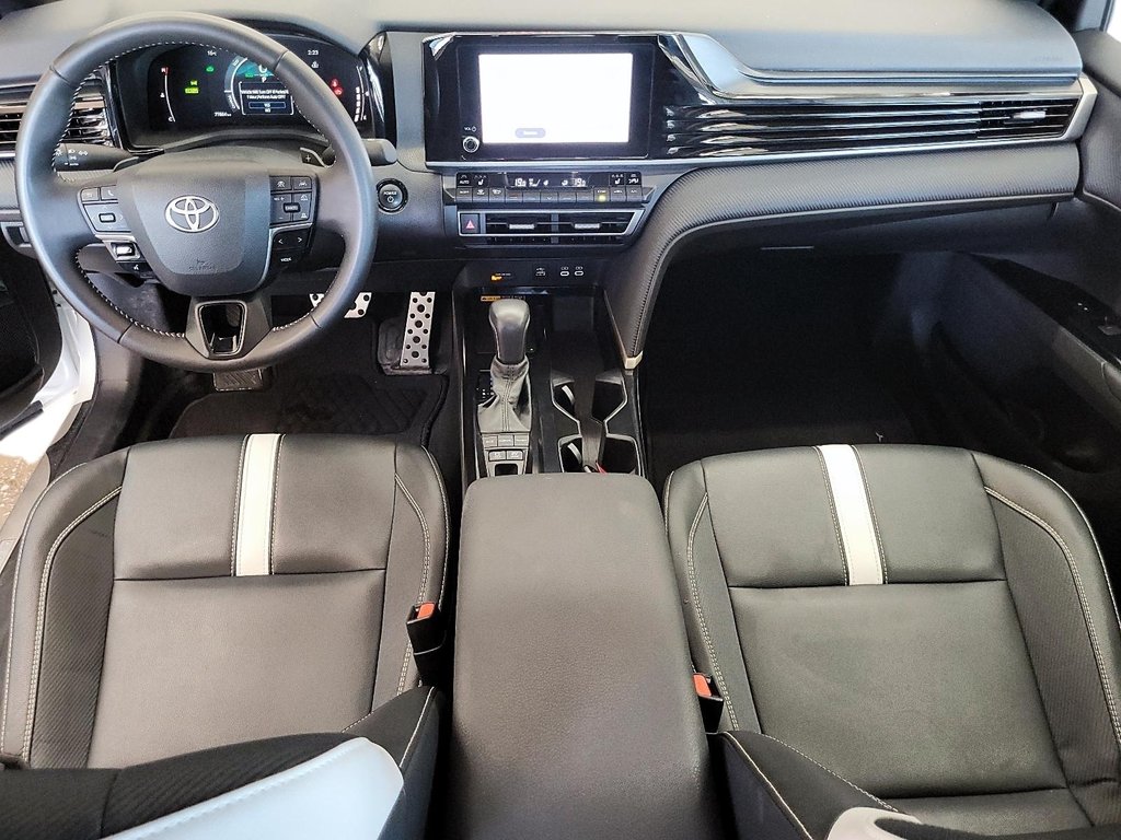 2025 Toyota Camry Hybrid SE FWD in Stratford, Ontario - 9 - w1024h768px