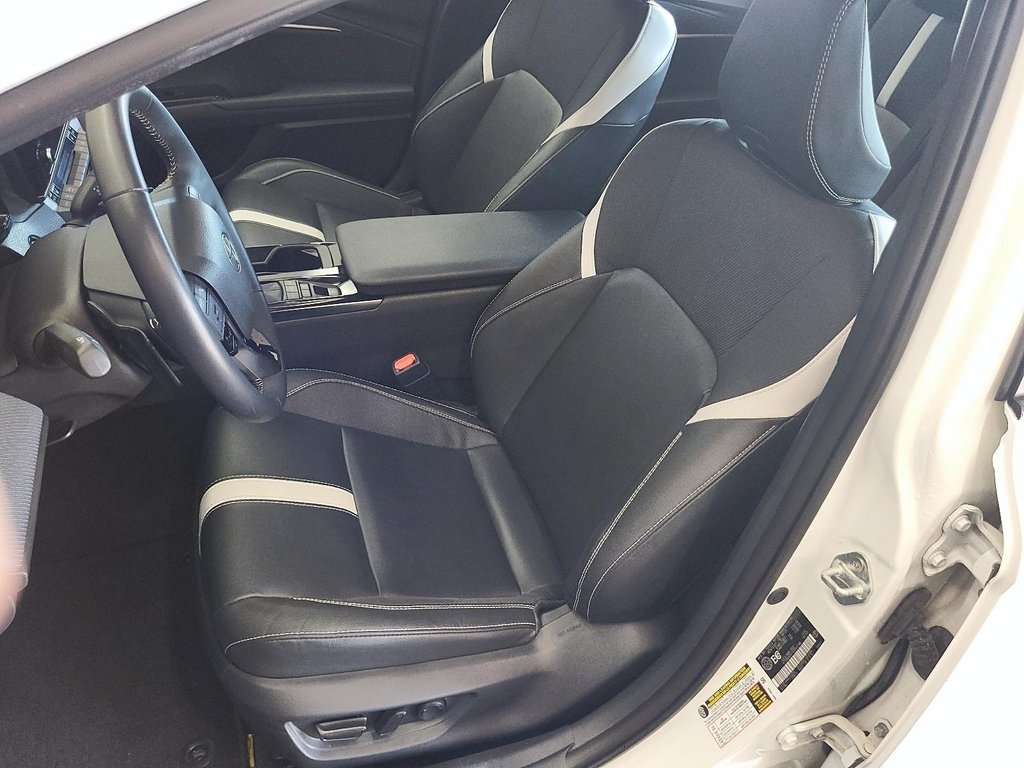 2025 Toyota Camry Hybrid SE FWD in Stratford, Ontario - 8 - w1024h768px