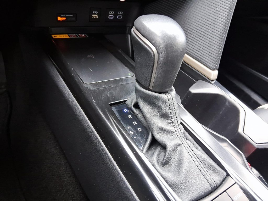 2025 Toyota Camry Hybrid SE FWD in Stratford, Ontario - 16 - w1024h768px