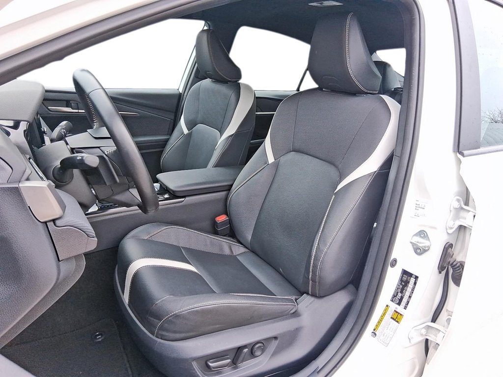 2025 Toyota Camry Hybrid SE FWD in Stratford, Ontario - 8 - w1024h768px