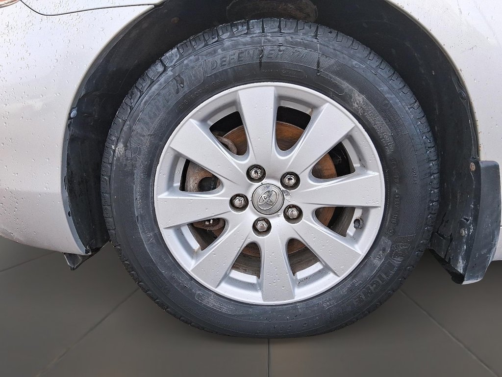 2007 Toyota Camry 4-door Sedan SE V6 in Stratford, Ontario - 7 - w1024h768px