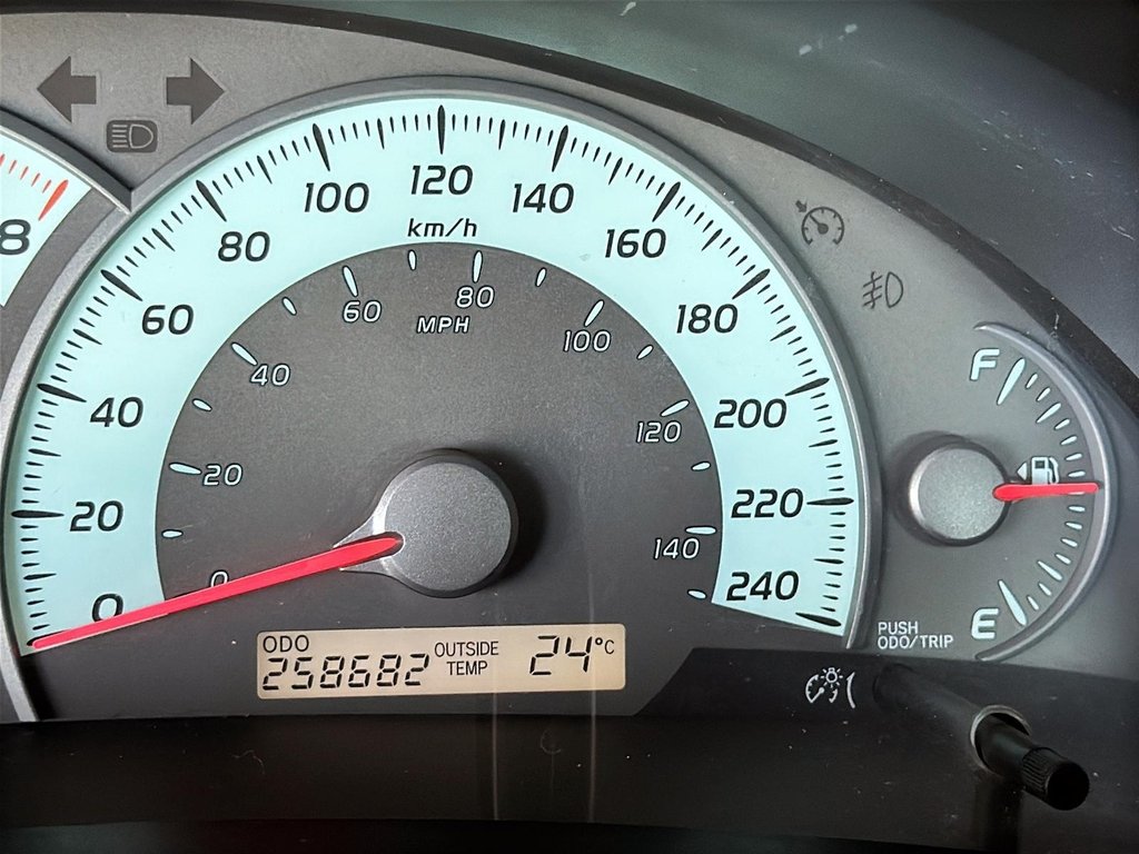 2007 Toyota Camry 4-door Sedan SE 5A in Stratford, Ontario - 12 - w1024h768px