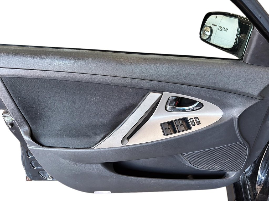 2007 Toyota Camry 4-door Sedan SE 5A in Stratford, Ontario - 10 - w1024h768px